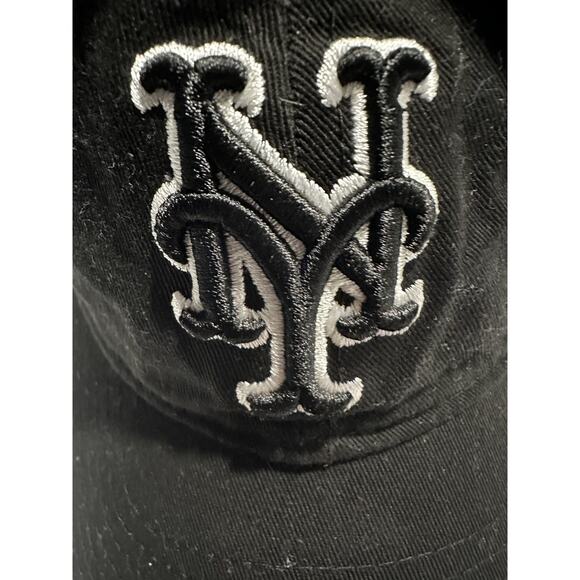 New Era 9TWENTY New York Mets Hat Black Adjustable Strapback Genuine Merchandise - Picture 2 of 8